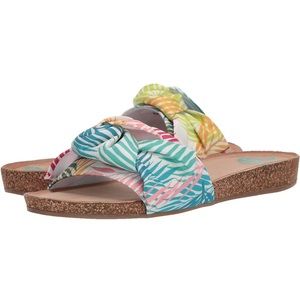 NWOB Fergalicious Moshi Sandals